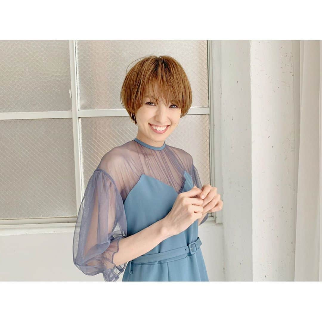 南明奈さんのインスタグラム写真 - (南明奈Instagram)「久しぶりの晴れ、気持ちいいね🥳 かわいいワンピースは　@amerivintage ✨ ピアスは　@canal4_official   #amerivintage #canal4」7月2日 12時37分 - akinaminami