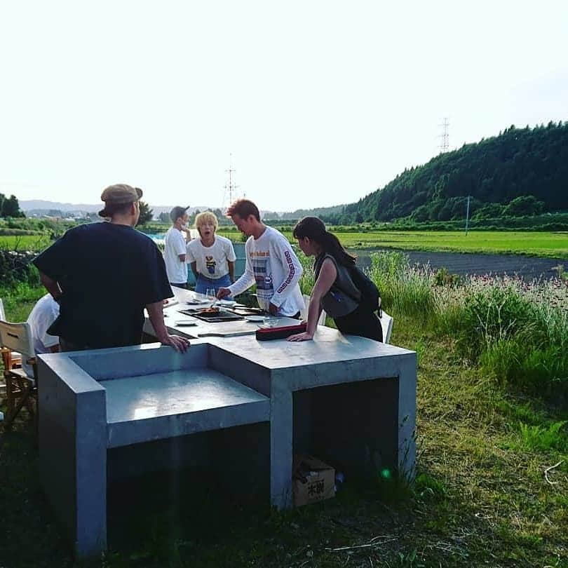 伊勢みずほさんのインスタグラム写真 - (伊勢みずほInstagram)「昨夜の水曜見ナイト 県境から行ってみずほは、福島県境  下田シリーズでした✨  個性的かつ魅力的な若者たちが地元を盛り上げようと楽しみながら活動する姿✨ 私も力を分けていただきました✨  山河さんのお蕎麦も景色も絶品で幸せでした✨  また漢学の里にも山菜やプリンを買いに行きたいです🎵  八十里越道路の完成が楽しみです☺️  やっぱり県境は面白い‼️  #水曜見ナイト #県境から行ってみずほ #新潟県 #福島県 #三条市 #下田  #八十里越え #皆様に感謝  #伊勢みずほ」7月2日 7時44分 - isemizuhoo