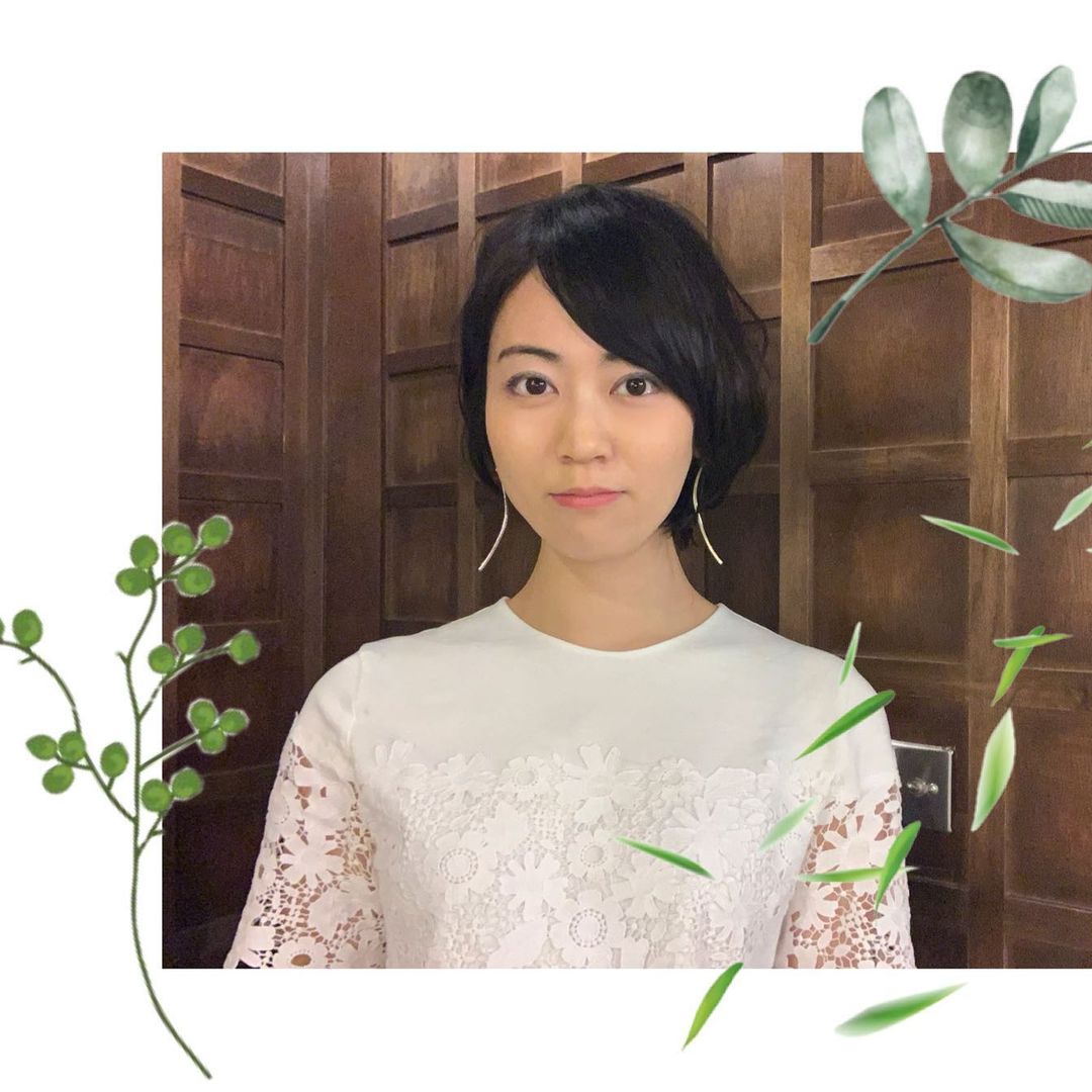 煌月爽矢のインスタグラム：「.﻿ .﻿ おはようございます！﻿ ﻿ ﻿ …という事で、髪を切りました⸜(๑⃙⃘'ᵕ'๑⃙⃘)⸝⋆︎*﻿ 久しぶりのショートで、もはや緊張の顔w ﻿ ﻿ 切るに至った理由、『人生って本当先が読めないなぁ』と思った一つの出来事があって。﻿ ﻿ 今晩ブログに書きますねー♩﻿ ﻿ ﻿ では！！みなさま、良い1日を♡  #ショートヘア  #台湾 #台湾生活 #切っては伸ばし #伸ばしては切るんだろうな #私のインスタは引き画面から見てね」