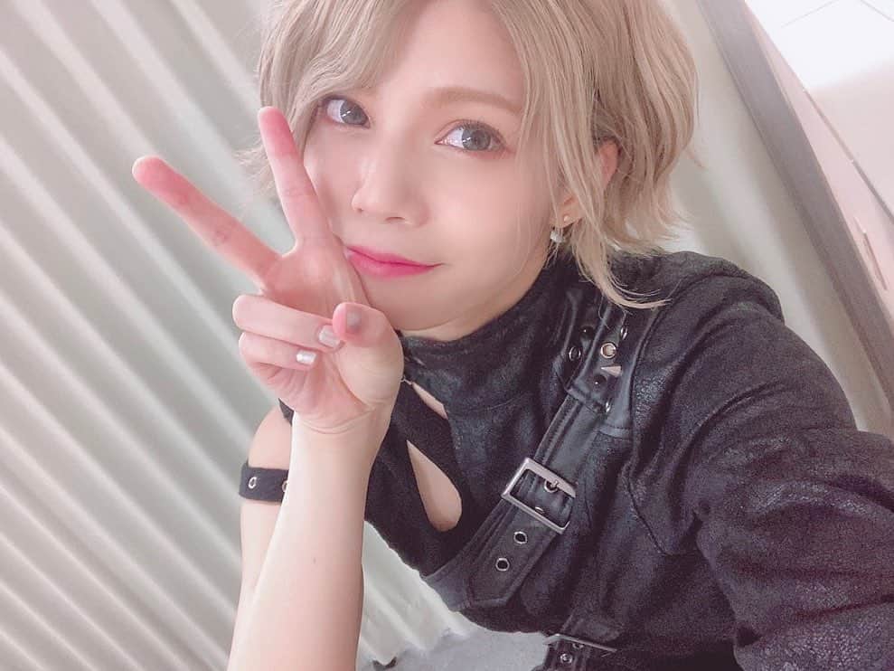 菜月アイルのインスタグラム：「７月〜！！！ 夏が始まる予感🌞🏖🏄‍♀️ 今年の夏は何やれるのかな🤔？ ・ ・ #summer #summervacation  #instagood #gothic #costume」
