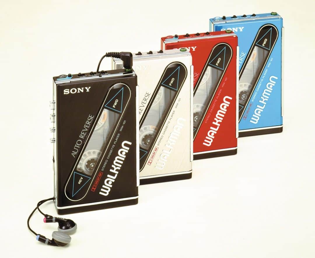 sonyさんのインスタグラム写真 - (sonyInstagram)「41 years ago today. Your music, anywhere you want it. #Walkman #thelookback  (Pic: 1985 Walkman)」7月2日 8時51分 - sonyelectronics
