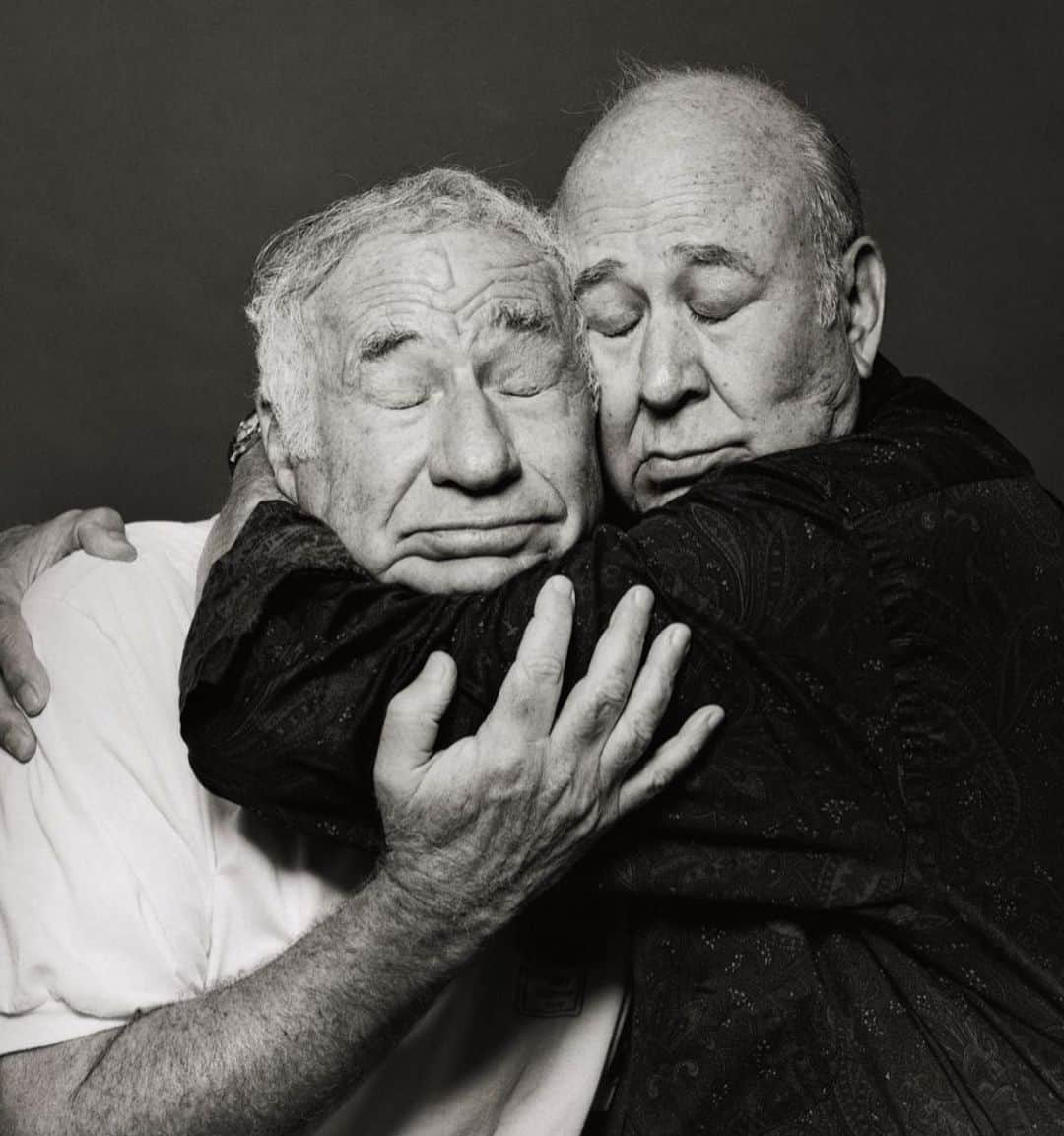 ラファエル・スバージさんのインスタグラム写真 - (ラファエル・スバージInstagram)「Love the love in this photo... #rip   #carlreiner #melbrooks」7月2日 9時08分 - raphaelsbarge