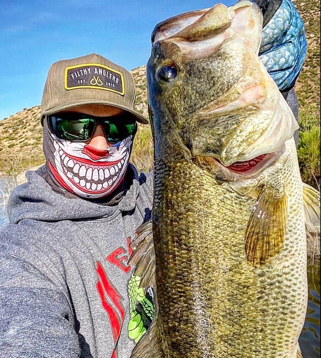 Filthy Anglers™さんのインスタグラム写真 - (Filthy Anglers™Instagram)「Product feature Wednesday! Checkout Ray with a beast of a fish @socal.bass.angler - Here he is wearing his obviously lucky fishing hat, our custom Filthy Army green Patch hat which is available in SnapBack. Question, are you superstitious? I swear we get more messages from folks saying they have a lucky Filthy hat it shirt, I think you all should put our product to the test. I mean my biggest to Fish have been in the same Filthy shirt! Be sure to check out all our offerings at filthyanglers.com or amazon today. Click on the hat in the photo for more details! #fishing #bassfishing #outdoors #nature #filthyanglers #getfilthy #bass #nature #kayak #bigbass #bigfish #ocean #largemouthbass #bassfishing #mlf #bassmasters」7月2日 9時28分 - filthyanglers