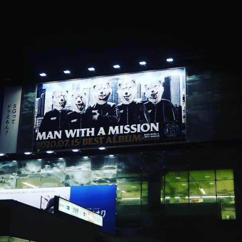 Man With A Missionさんのインスタグラム写真 - (Man With A MissionInstagram)「渋谷ニドーン　（ex中西学）  Kabooom Shibuya  #manwithamission #MWAM10th #CTW #MWAMベスト」7月2日 9時51分 - mwamofficial