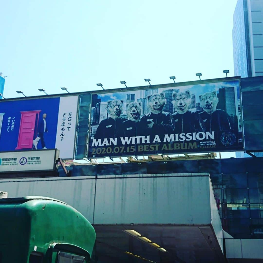 Man With A Missionさんのインスタグラム写真 - (Man With A MissionInstagram)「渋谷ニドーン　（ex中西学）  Kabooom Shibuya  #manwithamission #MWAM10th #CTW #MWAMベスト」7月2日 9時51分 - mwamofficial