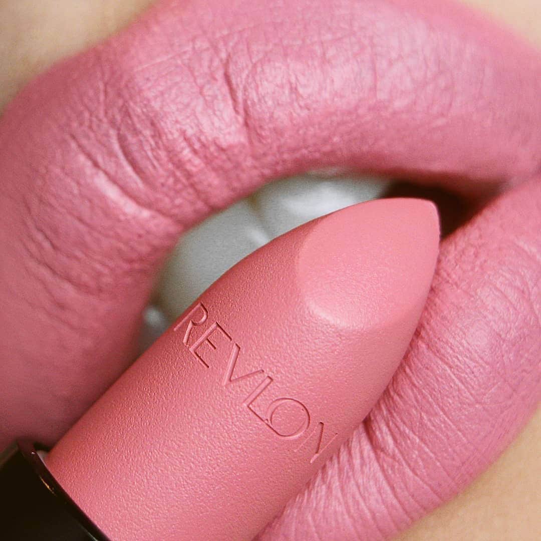 Revlonさんのインスタグラム写真 - (RevlonInstagram)「It’s true what they say: “Pink isn’t just a color, it’s an attitude.” . #SuperLustrous The Luscious Mattes Lipstick in Candy Addict (016) created by us, worn by @zodieac」7月2日 10時25分 - revlon