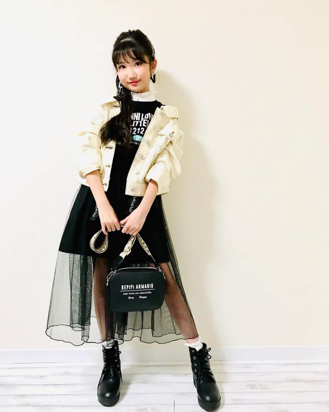 ニコ☆プチのインスタグラム：「👑🦸‍♀️✨ 新スー読のここなちゃん☺︎🍓🎶 ガーリー生まれガーリー育ちの甘コーデ担当さん😘💓 ジェニィラブのＴワンピを着まわしてくれたよ~~!!👗 ドーリーフェイスがキュートすぎ🤭💘 . . #スーパー読者モデル  @cocona_kana  #スー読 #スー読ミッション #着まわしコーデ」