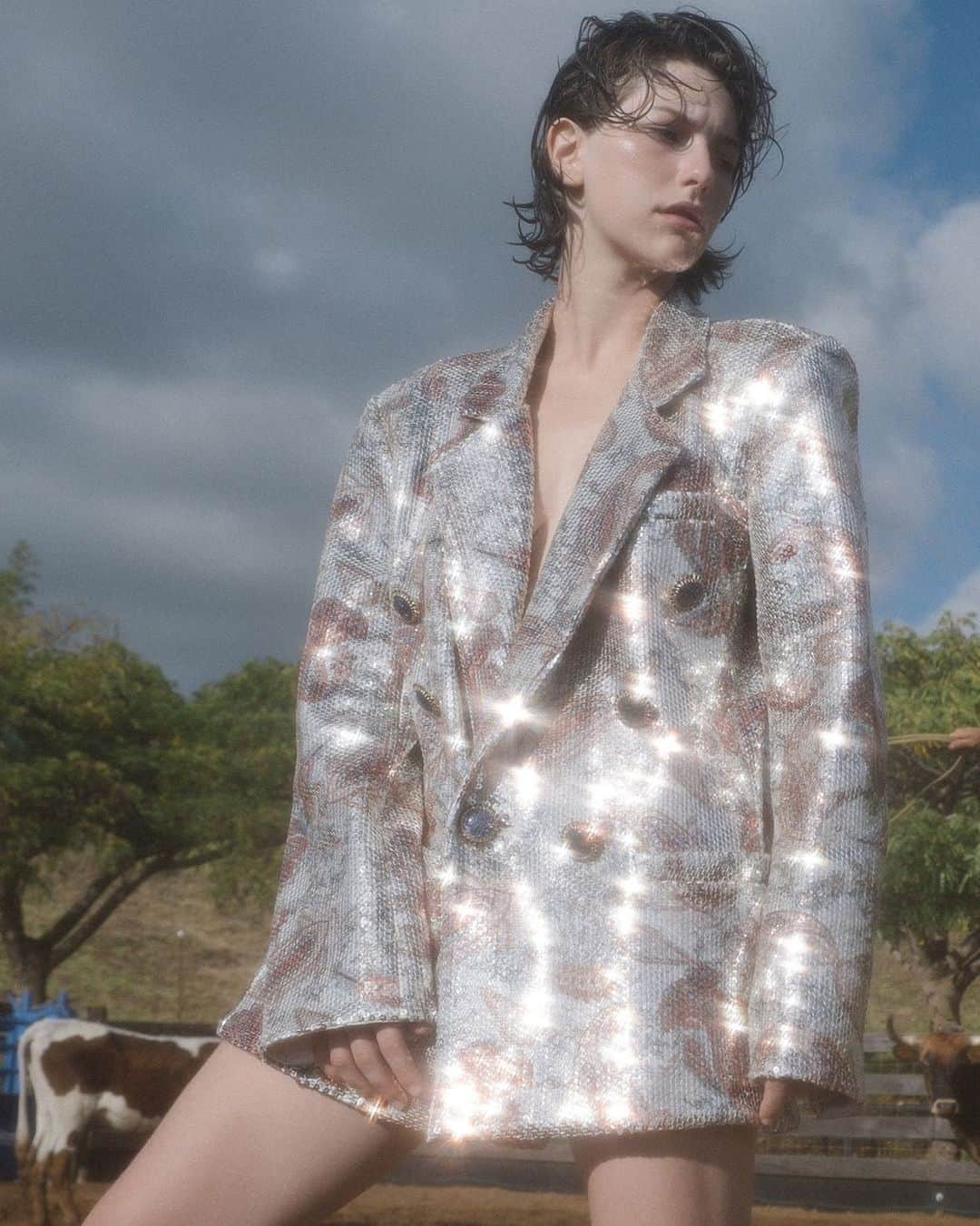 ロダルテさんのインスタグラム写真 - (ロダルテInstagram)「@kingprincess69 photographed by @quinnwilsonn for @lovewant wearing Rodarte’s SS21 Sequined Blazer (styled by @imogenevonbarron). #rodarte #kingprincess」7月2日 10時45分 - rodarte