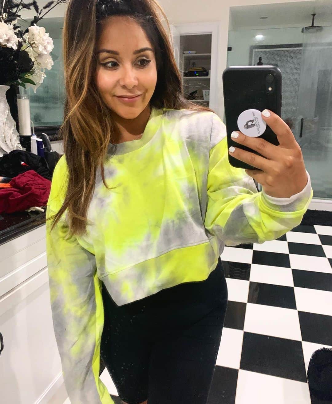 ニコール・ ポリッツィのインスタグラム：「New Arrivals 💋🖤 @thesnookishop」