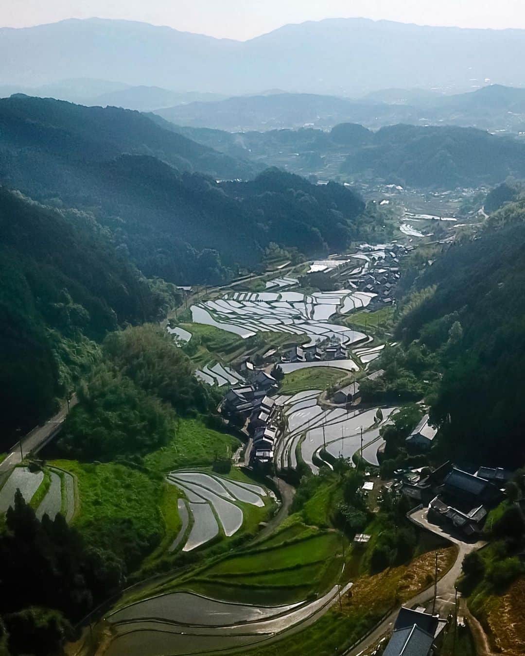 Koichiのインスタグラム：「| 棚田の里  Terraced rice fields . #Hellofrom #Nara #BeautifulJapan . #明日香村 #奈良 .」