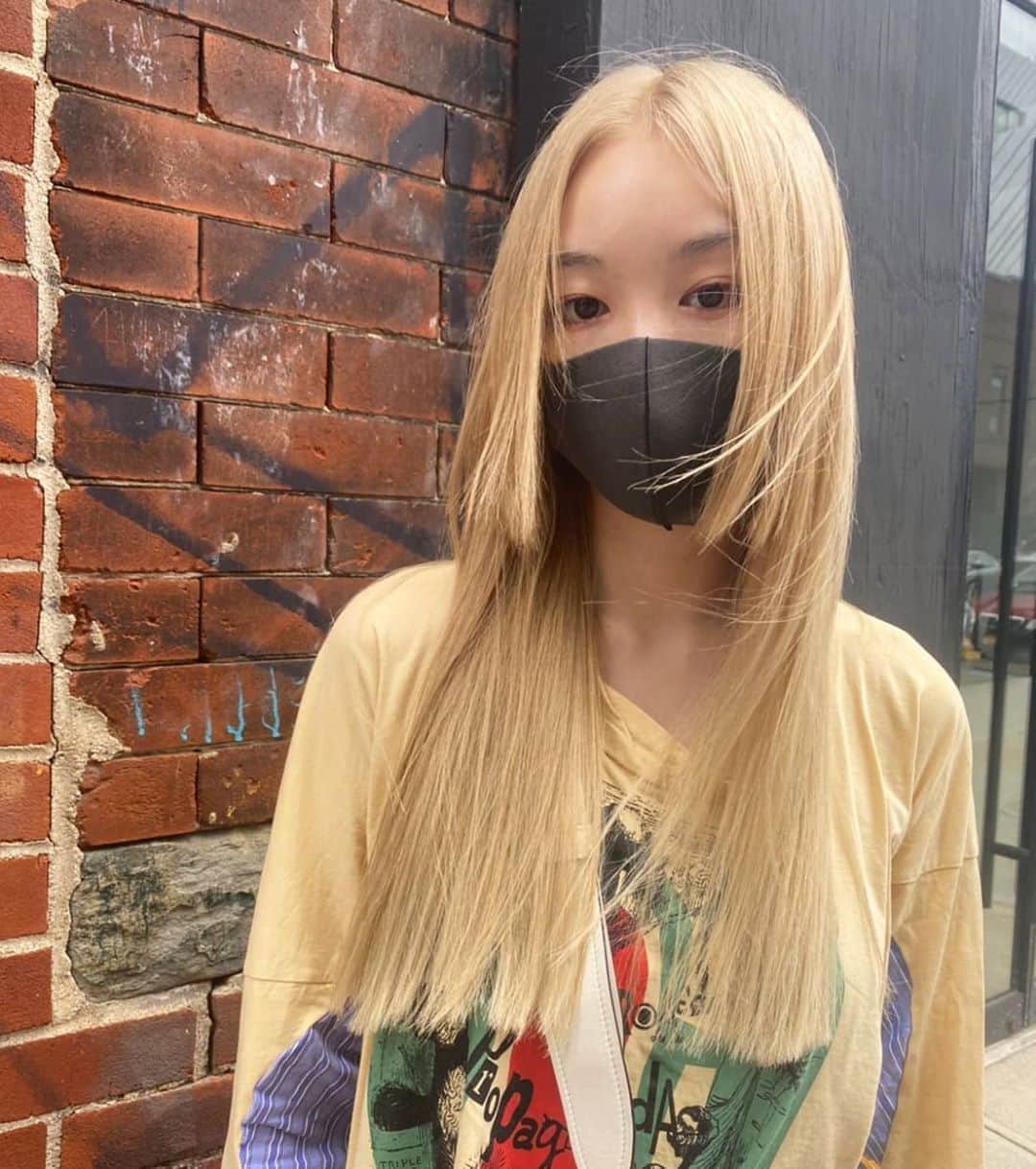 フェルナンダ・リーのインスタグラム：「My favourite shirt 🌼」
