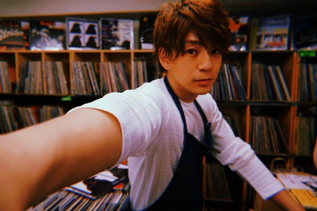 俺の人生録さんのインスタグラム写真 - (俺の人生録Instagram)「レコード店長だった頃の俺！⁣ ⁣ アユはこの頃の俺の話を聞くのがどうやら好きらしい笑⁣ ⁣ 初心は忘れちゃいけねーな。」7月2日 21時01分 - masa.a_victory