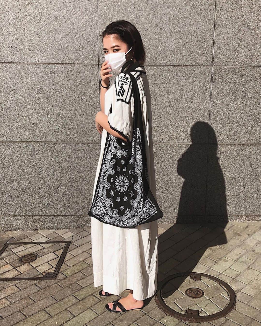 Shioneさんのインスタグラム写真 - (ShioneInstagram)「#ootd 👗 ㅤㅤㅤㅤㅤㅤㅤㅤㅤㅤㅤㅤㅤ この前買ったばかりの @rosebud_official_ の刺繍ワンピース👗❤️ ㅤㅤㅤㅤㅤㅤㅤㅤㅤㅤㅤㅤㅤ バッグは @selectshop_tii で販売予定のものを一足先に🤤❤️ ペイズリー柄が1番好き🥺❤️ ㅤㅤㅤㅤㅤㅤㅤㅤㅤㅤㅤㅤㅤ サンダルは @reedit_official ❤︎ ㅤㅤㅤㅤㅤㅤㅤㅤㅤㅤㅤㅤㅤ  #instagram  #liquidlipstick  #japan  #メイク  #YouTube  #cosmetics #love #me #makeup  #fashion #メイク動画  #メイク #コスメ #shii_code🌹 🌹#Libecka #libeckabyshii #youtuber #youtube  #低身長コーデ #셀카 #ヘアスタイル  #ミニボブ #切りっぱなしボブ #메이크 #셀카 #오오티디　#옷스타그램　#전신샷 #コーデ #刺繍ワンピース #rosebud #ootd」7月2日 21時04分 - shione__1101