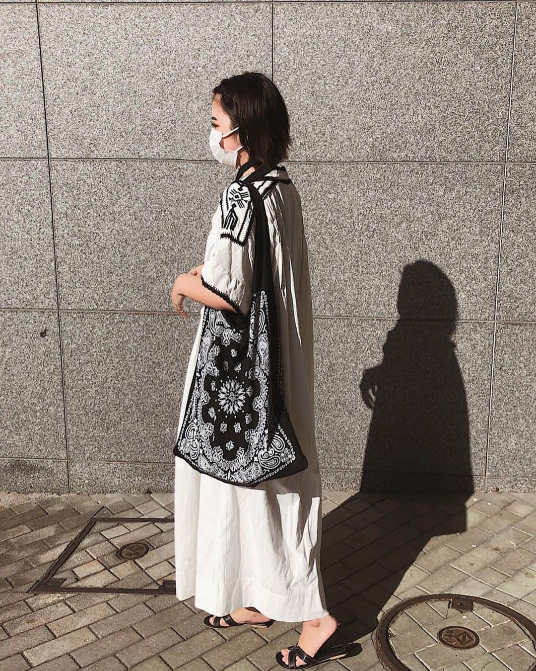 Shioneさんのインスタグラム写真 - (ShioneInstagram)「#ootd 👗 ㅤㅤㅤㅤㅤㅤㅤㅤㅤㅤㅤㅤㅤ この前買ったばかりの @rosebud_official_ の刺繍ワンピース👗❤️ ㅤㅤㅤㅤㅤㅤㅤㅤㅤㅤㅤㅤㅤ バッグは @selectshop_tii で販売予定のものを一足先に🤤❤️ ペイズリー柄が1番好き🥺❤️ ㅤㅤㅤㅤㅤㅤㅤㅤㅤㅤㅤㅤㅤ サンダルは @reedit_official ❤︎ ㅤㅤㅤㅤㅤㅤㅤㅤㅤㅤㅤㅤㅤ  #instagram  #liquidlipstick  #japan  #メイク  #YouTube  #cosmetics #love #me #makeup  #fashion #メイク動画  #メイク #コスメ #shii_code🌹 🌹#Libecka #libeckabyshii #youtuber #youtube  #低身長コーデ #셀카 #ヘアスタイル  #ミニボブ #切りっぱなしボブ #메이크 #셀카 #오오티디　#옷스타그램　#전신샷 #コーデ #刺繍ワンピース #rosebud #ootd」7月2日 21時04分 - shione__1101