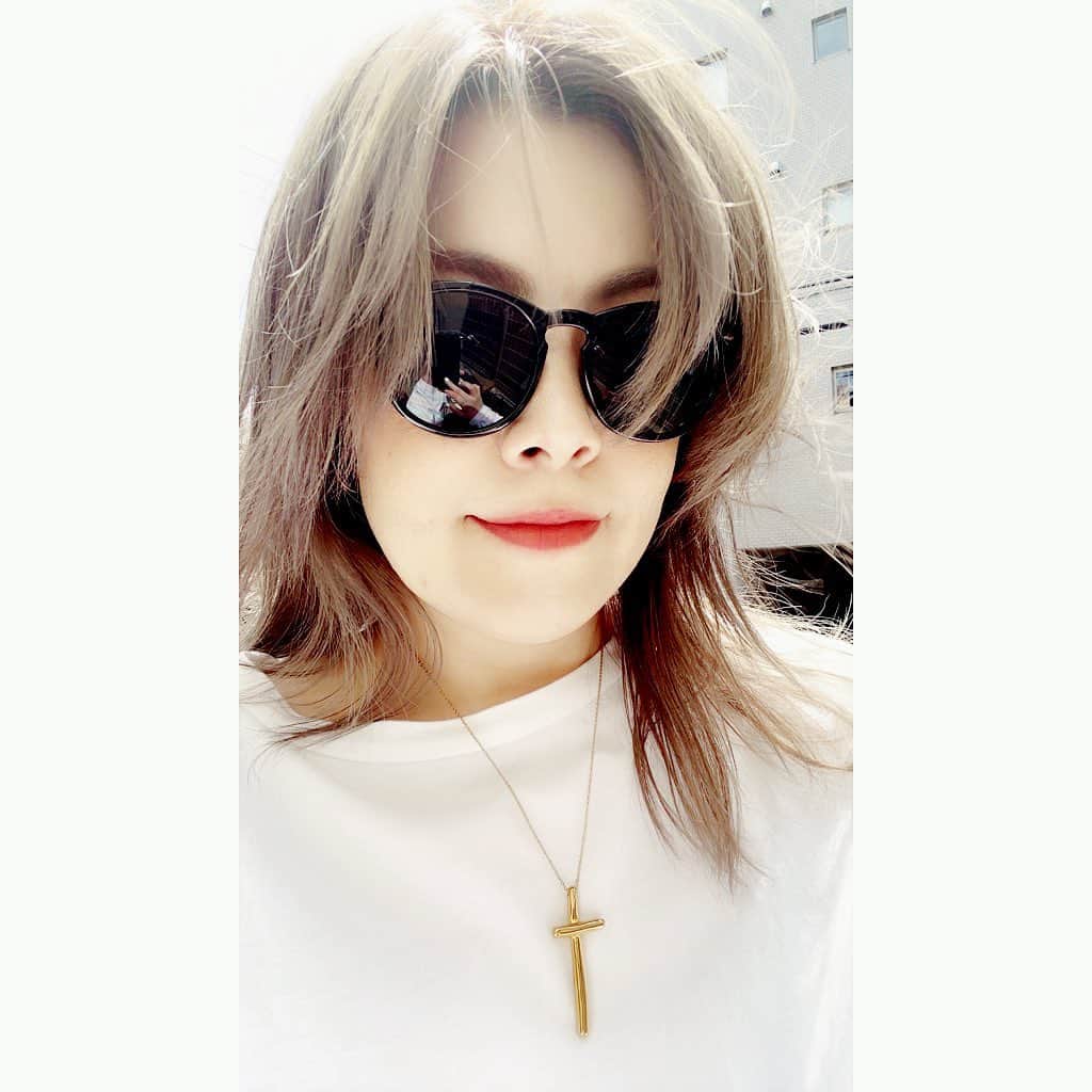 西国原礼子さんのインスタグラム写真 - (西国原礼子Instagram)「もう髪の色抜けてきたよ🤪 ☆ #blondehair #sunglasses」7月2日 21時14分 - rachel_thousand