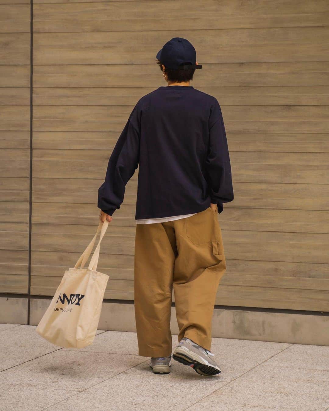 Ryoさんのインスタグラム写真 - (RyoInstagram)「ㅤㅤㅤㅤㅤㅤㅤㅤㅤㅤㅤㅤㅤ ネイビー×ベージュ×ホワイト！ カジュアル好きな人は、安定感ある色合わせ！な気がする🙄 ㅤㅤㅤㅤㅤㅤㅤㅤㅤㅤㅤㅤㅤ cap:#700fill tee:#studionicholson snjp tanktop:#unused pants:#studionicholson bag:#ennoy shoes:#newbalance992」7月2日 21時22分 - ryo__takashima