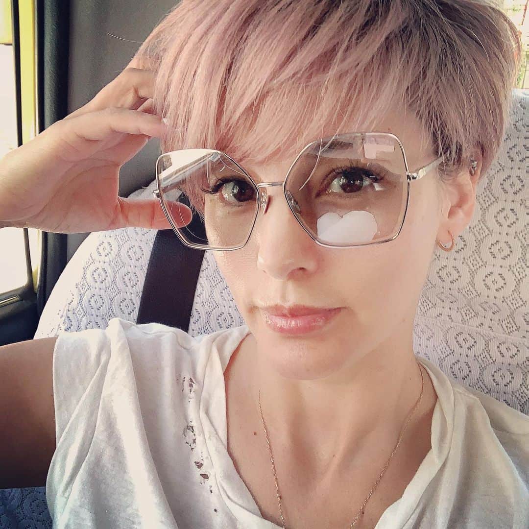 梅宮アンナさんのインスタグラム写真 梅宮アンナinstagram サングラスは Chanelofficial 足元も Chanelofficial ネイルは Opi のgelネイル 購入先は いつもこちらです Universalnailsupplies お店は Monsourire Naileyelash サングラス