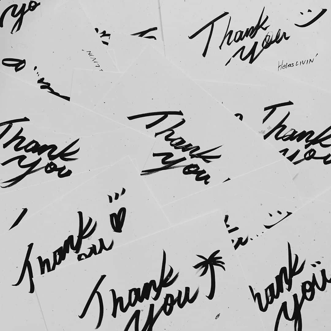 Yumaikaのインスタグラム：「July..🌴  今日ぐらいから 予約販売商品がお客様の元へ到着していくよ❤︎ 順番に発送しています👐🏽 楽しみに、待っていてください🌞 ブランドオープンから １ヶ月です。早い🥵  にしても、今日はカラッと暑くて いいですね〜👙 冷房(もしくはドライ)つけようとしたら 👨🏻に睨まれる日々☺️ @helioslivin_official #helioslivin  #thankyou」