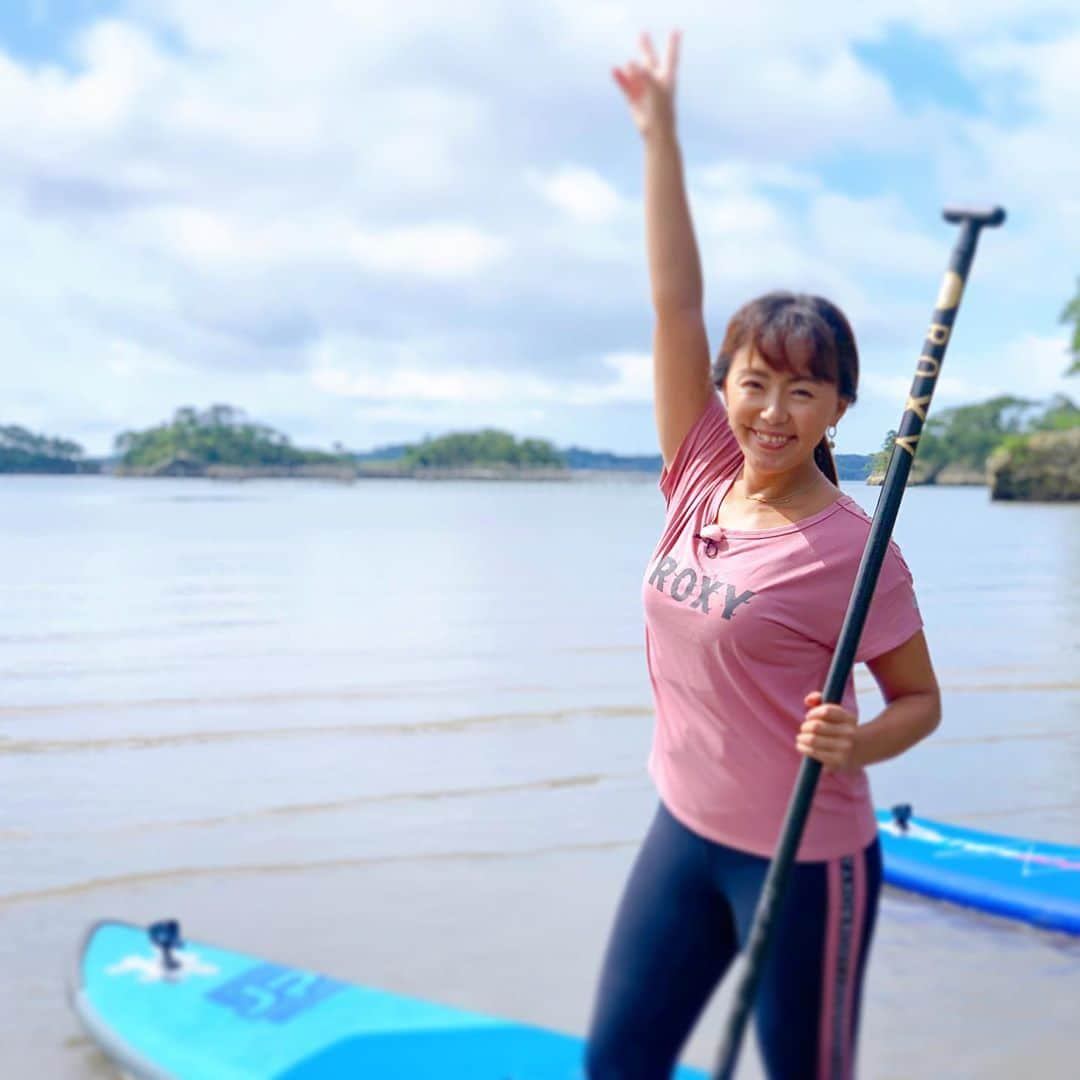 田中律子さんのインスタグラム写真 - (田中律子Instagram)「3ヵ月ぶりのロケー🏄‍♀️  TOKAIケーブルネットワーク 『田中律子の旅するSUP』🏄‍♀️ 3月末の沖縄ロケから、久しぶりのロケ開始❗️  そして、番組始まって4年目にして、初のゲストーー👏👏👏 @nankaicandies しずちゃん💛サップの講習からやって、しずちゃん初SUP🏄‍♀️ 松島の最高穏やかな海でSUPクルージング🌞🏄‍♀️🏝 番組は、こちらのケーブル局で放送になります📺  TOKAIケーブルネットワーク トコちゃんねる静岡 エルシーブイ 倉敷ケーブルテレビ 厚木伊勢原ケーブルネットワーク  いちはらコミュニティネットワークテレビ  東京ベイネットワーク  テレビ津山 仙台CATV イッツ・コミュニケーションズ  沖縄ケーブルテレビ  御前崎ケーブルテレビ  ケーブル4K  チャンネル700  #tokaiケーブルネットワーク  #田中律子の旅するsup  #旅sup  #3か月ぶり  #ロケ再開  #しずちゃん #ありがとう」7月2日 13時05分 - ri2kotanaka