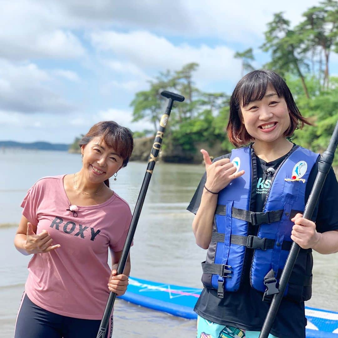 田中律子さんのインスタグラム写真 - (田中律子Instagram)「3ヵ月ぶりのロケー🏄‍♀️  TOKAIケーブルネットワーク 『田中律子の旅するSUP』🏄‍♀️ 3月末の沖縄ロケから、久しぶりのロケ開始❗️  そして、番組始まって4年目にして、初のゲストーー👏👏👏 @nankaicandies しずちゃん💛サップの講習からやって、しずちゃん初SUP🏄‍♀️ 松島の最高穏やかな海でSUPクルージング🌞🏄‍♀️🏝 番組は、こちらのケーブル局で放送になります📺  TOKAIケーブルネットワーク トコちゃんねる静岡 エルシーブイ 倉敷ケーブルテレビ 厚木伊勢原ケーブルネットワーク  いちはらコミュニティネットワークテレビ  東京ベイネットワーク  テレビ津山 仙台CATV イッツ・コミュニケーションズ  沖縄ケーブルテレビ  御前崎ケーブルテレビ  ケーブル4K  チャンネル700  #tokaiケーブルネットワーク  #田中律子の旅するsup  #旅sup  #3か月ぶり  #ロケ再開  #しずちゃん #ありがとう」7月2日 13時05分 - ri2kotanaka