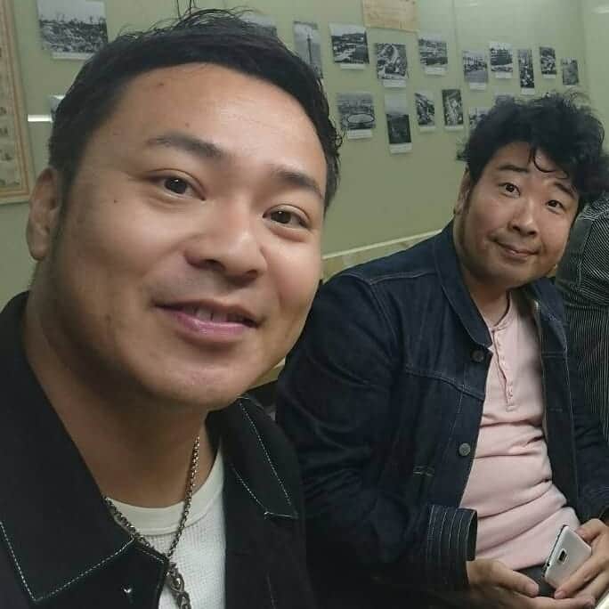 安尾信乃助のインスタグラム：「7月2日木曜日、今日も夜9時から高井君とインスタライブをやるんでしょう？  #インスタライブ #吉本自宅劇場 #吉本新喜劇 #よしもと新喜劇 #高井俊彦 #安尾信乃助 #」