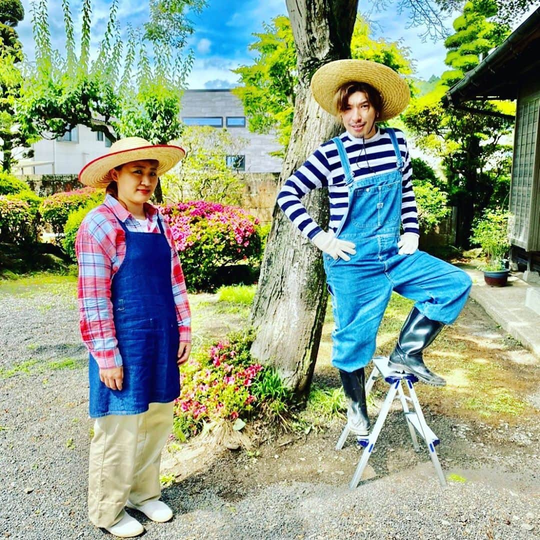 りんたろーさんのインスタグラム写真 - (りんたろーInstagram)「りんタピオカールおじさん見参！！ the 突破ファイル！！  #丸山カールおばさん　#は嫁 #前世で夫婦だったのかくらい自然に #馴染んでいた　 #しかも演技がうまくて　#本当 #なんでも器用にやってのける #人だなぁ　#ドイツ戦のゴール #凄すぎて引くよね　#ファーサイド #蹴れる　#俺は無理　#中使うか #ニア　#決めて　#ぶちあがり #ファーってゆう選択できる #カリーナ尊敬　#さすがうちの嫁」7月2日 14時22分 - rin_the_sky