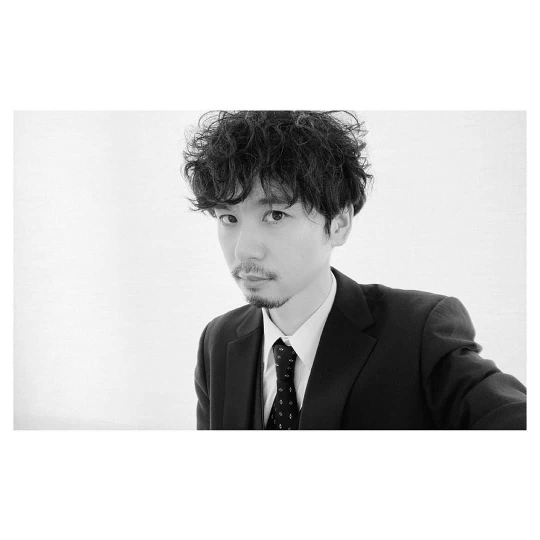 橋本淳のインスタグラム：「. テレビ朝日 ドラマ「特捜9 season3」第７話 . "宮坂(女部田)宏" 役での出演。 ご覧くださいました皆様、 ありがとうございました。 . 稀にみる酷い男でしたね。 台本読んだときにも "うわあ" と全部大文字の言葉が思わず出ました。 まぁでも彼も彼で色々とあるわけで、 僕としては彼を決して裁かずに 共に歩んでみました。 その歩みは、とても刺激的で 楽しい作業になりました。ね。 皆さま、ありがとうございました。 . 見逃した方は、 「TVer」などでまだ見れるのでぜひ！ . またお知らせ出来るものが ちょこちょことあるので、 お楽しみにお待ちくださいませ。 . . . #特捜9 #特捜9season3」