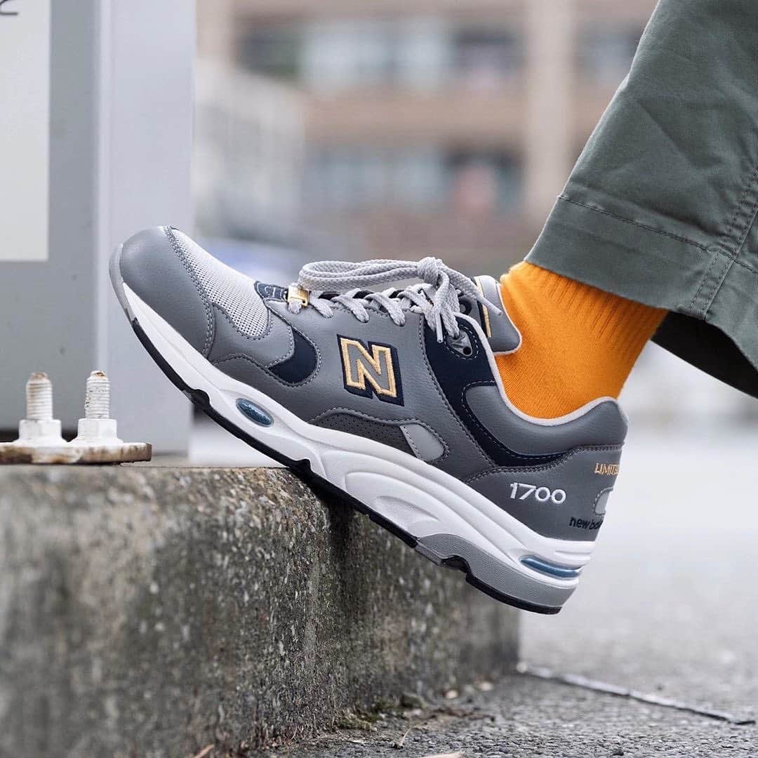 HYPEBEASTさんのインスタグラム写真 - (HYPEBEASTInstagram)「@hypebeastkicks: The @newbalance 1700 is set to return in an original Japan-exclusive colorway. In celebration of its 10th anniversary, this particular model was hallmarked by its advanced cushioning setups at the time, blending ABZORB, ENCAP, and C-Cap for a comfy, supportive ride since its debut in 1999. These are limited to 2,000 pairs and will release on July 10 exclusively at Japan stockists for approximately $149 USD.⁠⠀ Photo: @mitasneakers」7月2日 15時06分 - hypebeast