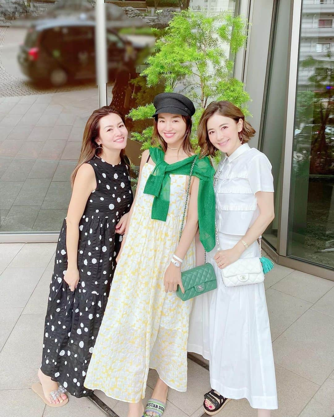 福王寺彩野さんのインスタグラム写真 - (福王寺彩野Instagram)「3〜4ヶ月ぶりにたーちゃん @tkco ときよみちゃん @kiyomimedeiros と会えた日💗 2人ともAHKAH可愛くつけてくれて嬉しかった🥺💕 @ahkah_official ✨ わたしとたーちゃんのワンピは @obli_official 💜 撮影の時だけマスク外しました⭐︎ #AHKAH #OBLI」7月2日 15時25分 - ayano_fukuoji