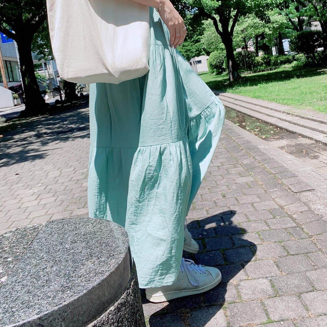 笠原美香さんのインスタグラム写真 - (笠原美香Instagram)「🌤 スカートなびかせて 青空の下、るんるん💕 #梅雨の晴れ間」7月2日 15時30分 - mika.k419