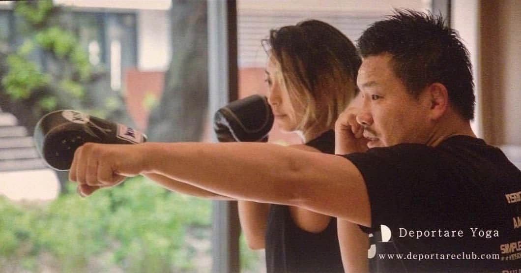 のインスタグラム：「Deportare×AACC KICK in Courtyard Hiroo コロナ禍で休講となっていた、デポルターレ コートヤード広尾のAACC KICKクラス今日から再開‼️ 久しぶりに良い汗かきました😊 皆さんのお越しをお待ちしています！ 毎週木曜日14:00〜14:45 https://cy-hiroo.jp/deportare  Every Thursday 2:00pm-2:45pm Deportare AACC KICK class in Courtyard Hiroo. Started again, Very welcome everyone!!!!  @deportareclub  #aacc #aacckick #kickboxing #キックボクシング #パーソナルキックボクシング #フィットネス #fittness #集中して頭の中を無に #ストレス発散 #アンチエイジング #キレキレのカラダを作る」