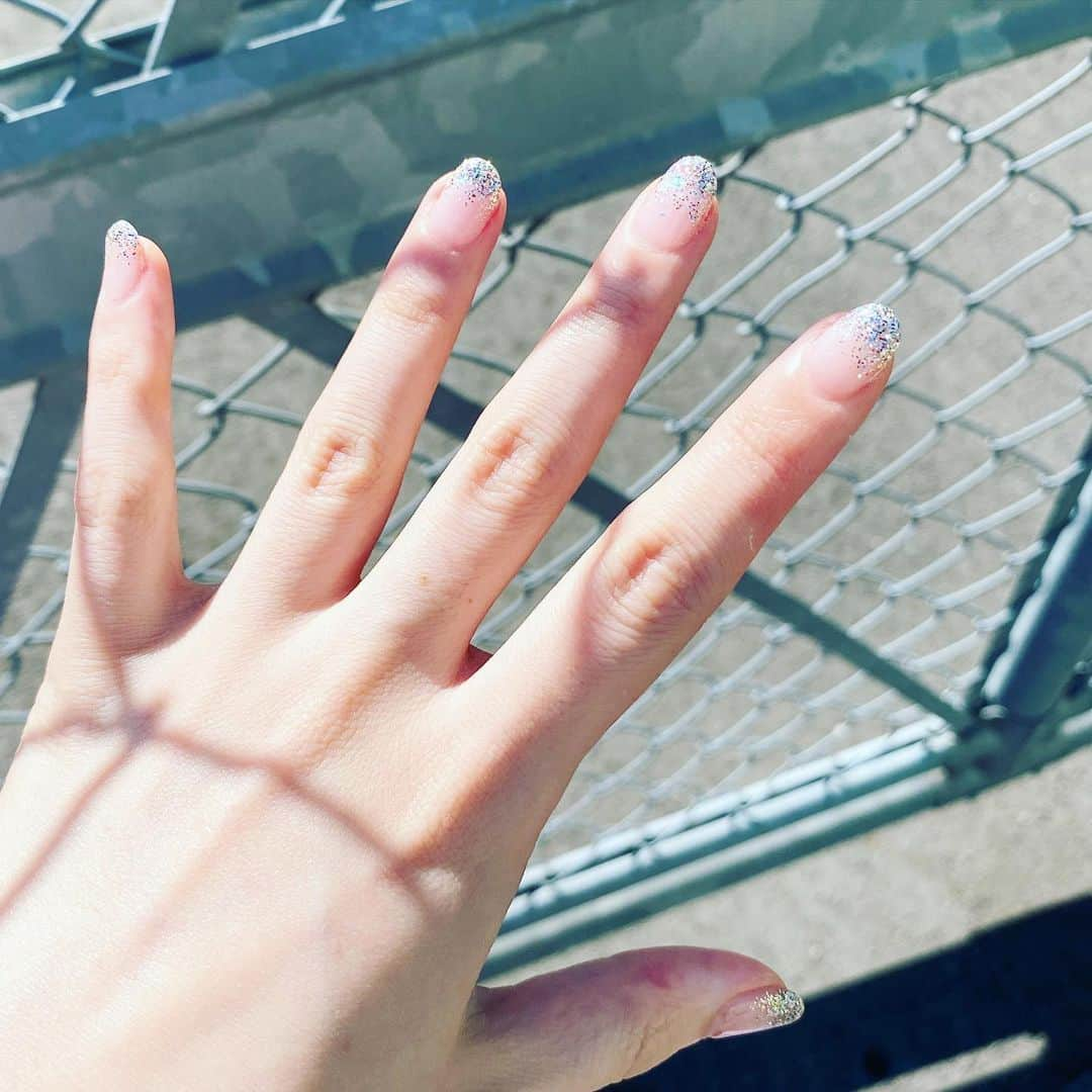 黒崎真音さんのインスタグラム写真 - (黒崎真音Instagram)「NEW NAIL💅 #nail #ラメグラデーションネイル」7月2日 16時18分 - maonkurosaki922