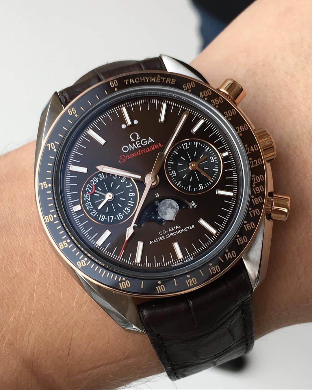Daily Watchさんのインスタグラム写真 - (Daily WatchInstagram)「Omega Speedmaster Moonphase with stunning brown dial #DailyWatch」7月2日 16時21分 - dailywatch