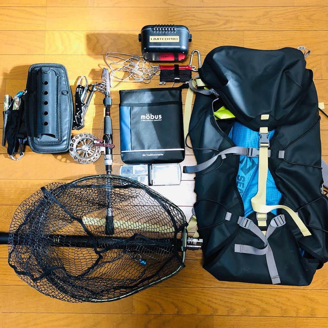 井澤惇のインスタグラム：「ULヘチ釣りスタイル完成。これでもっと気軽に黒鯛釣りにいける！ #ヘチ釣り #シマノ #ダイワ #DMストリンガー #パーゴワークス #プロックス #アルファタックル」
