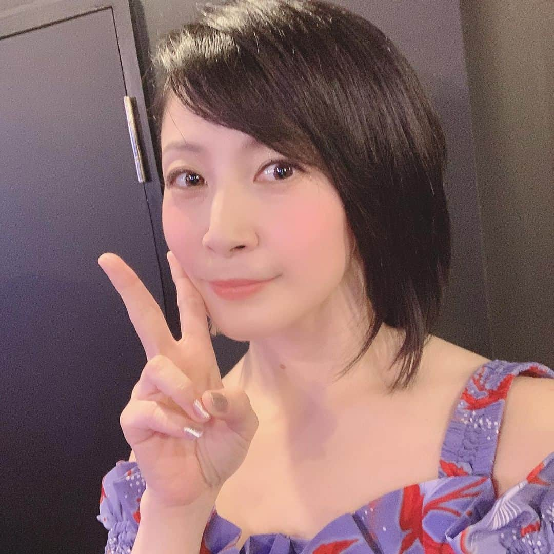 美郷あきさんのインスタグラム写真 - (美郷あきInstagram)「本日配信されました 「Muv-Luv Expo: Summer of (Muv)Luv」にて歌唱しました曲です🎤  1.傷は化石にならないけれど 2.calling 3.最後のエデン  特に 「傷は化石にならないけれど」は 久しぶりに歌いました❣️  興奮しました。 歌えて嬉しかった。 楽しかった💖 元気で素敵な みな実ちゃんに会えて嬉しかった💖💖  観てくださった皆様どうもありがとうございました☺️  #muvluv #muvluvexpo #マブラヴ #栗林みな実 #美郷あき #ライブ #live #sing #嬉しい #ありがたい」7月2日 16時52分 - misatoaki