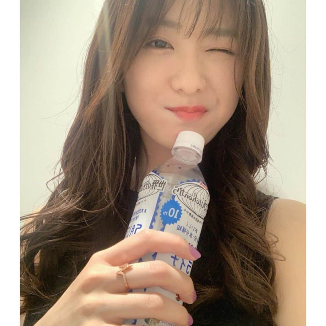 のインスタグラム：「. . 自分で切っちゃってガタガタだった前髪を綺麗にしてもらってきました〜😚 . . すぐ貧血になりやすいので、しっかり水分補給。」