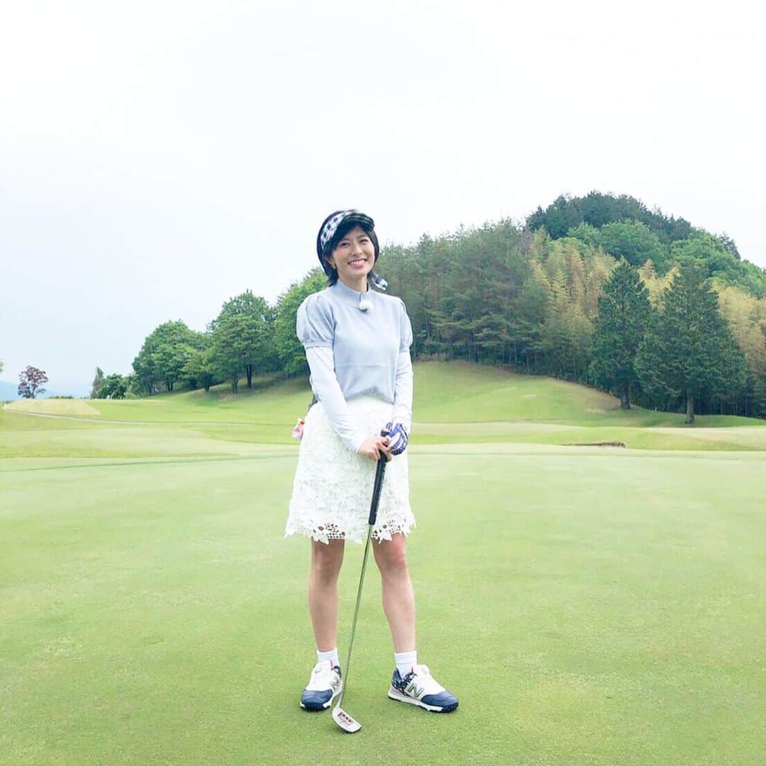 神戸蘭子さんのインスタグラム写真 - (神戸蘭子Instagram)「先日お仕事ゴルフのお衣装は^ ^  @riendasuelta_golf   可愛いゴルフウェア♪  #ゴルフ女子　#ゴルフファッション　#ママでもゴルフしたい  #ゴルフ  #ゴルフウェア  #ゴルフコーデ  #ママライフ #今年こそはベスト更新 #そろそろ練習しなきゃ」7月2日 17時09分 - ranran0414
