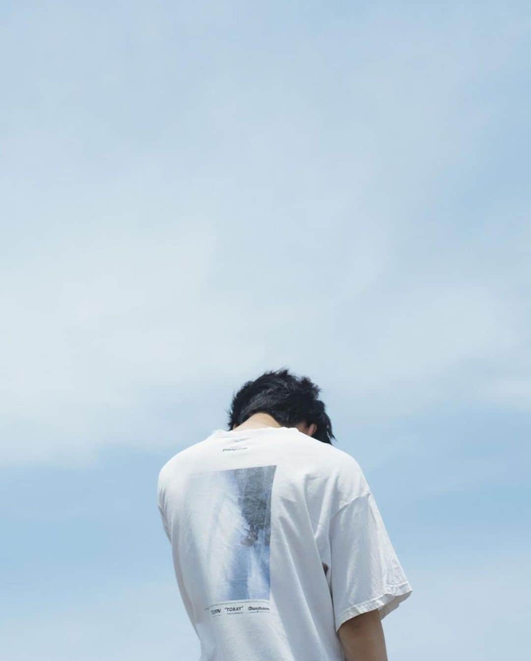 GQ JAPANさんのインスタグラム写真 - (GQ JAPANInstagram)「「Tシャツは古着屋で見つけることが多いです。気に入ったら即買い、迷ったら買わない。一目惚れした物しか長く着ない性格で、Ｔシャツはボロボロになるまで着ます」﻿ ﻿ 今夏公開映画『#ハンド全力』や『弱虫ペダル』に出演する、俳優・坂東龍汰さんお気に入りのTシャツを紹介！@gqjapan のプロフィールリンクからチェック。﻿ ﻿ #Tシャツ﻿ #坂東龍汰」7月2日 17時16分 - gqjapan