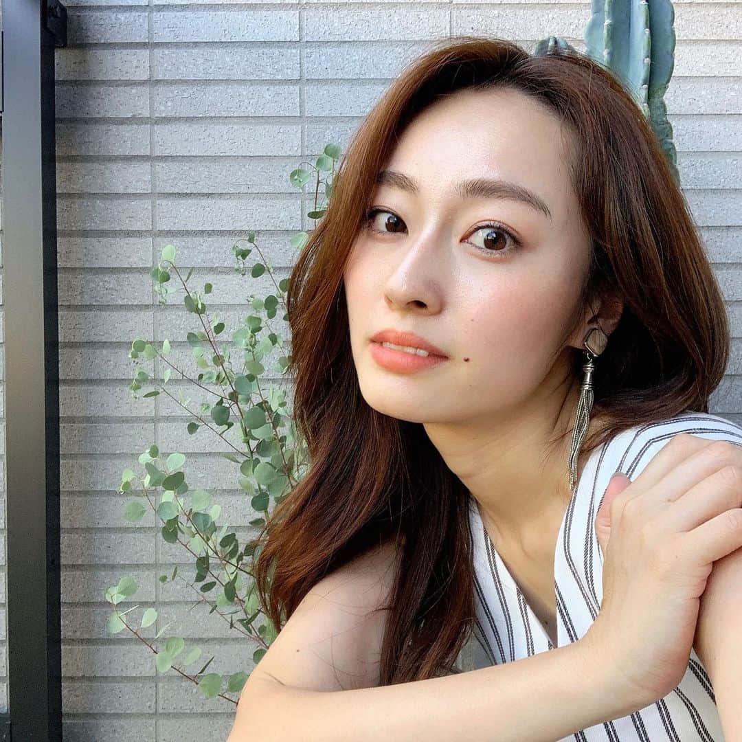 小祝麻里亜のインスタグラム：「今日は太陽を浴びれて心地良かったですね😊☀️明日はまた崩れちゃいますが、束の間の晴れ間は幸せ気分でした🌿  感染者数は増えてしまっているので、みなさん気をつけて、健やかに週末も過ごせます様に✨  全身は2枚目に🥰 ． ． ． all-in-one. @banner_barrett  shoes. @lagunamoon_com  ． ． ．＿＿＿＿＿＿＿＿ #outfit #coordinate #look #instafashion #셀스타그램 #얼스타그램 #코디 #스타일링 #데일리 #데일리룩 #오오티디」
