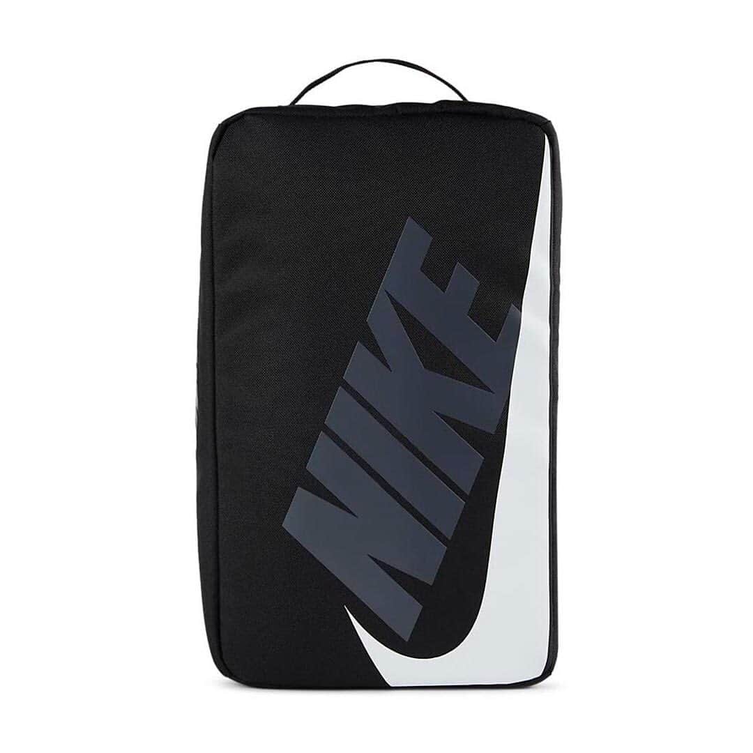 HYPEBEASTさんのインスタグラム写真 - (HYPEBEASTInstagram)「@hypebeastkicks: @nikesportswear’s popular shoebox bag has surfaced in a black color. Much like the original orange box bag, the piece replicates its iconic shoe box and is made from 100 percent polyester, features a zip and a top handle, and is the perfect size for a pair of average-sized @nike sneakers. It’s said to be available over at select Nike stores.⁠⠀ Photo: Nike Sportswear」7月2日 17時31分 - hypebeast