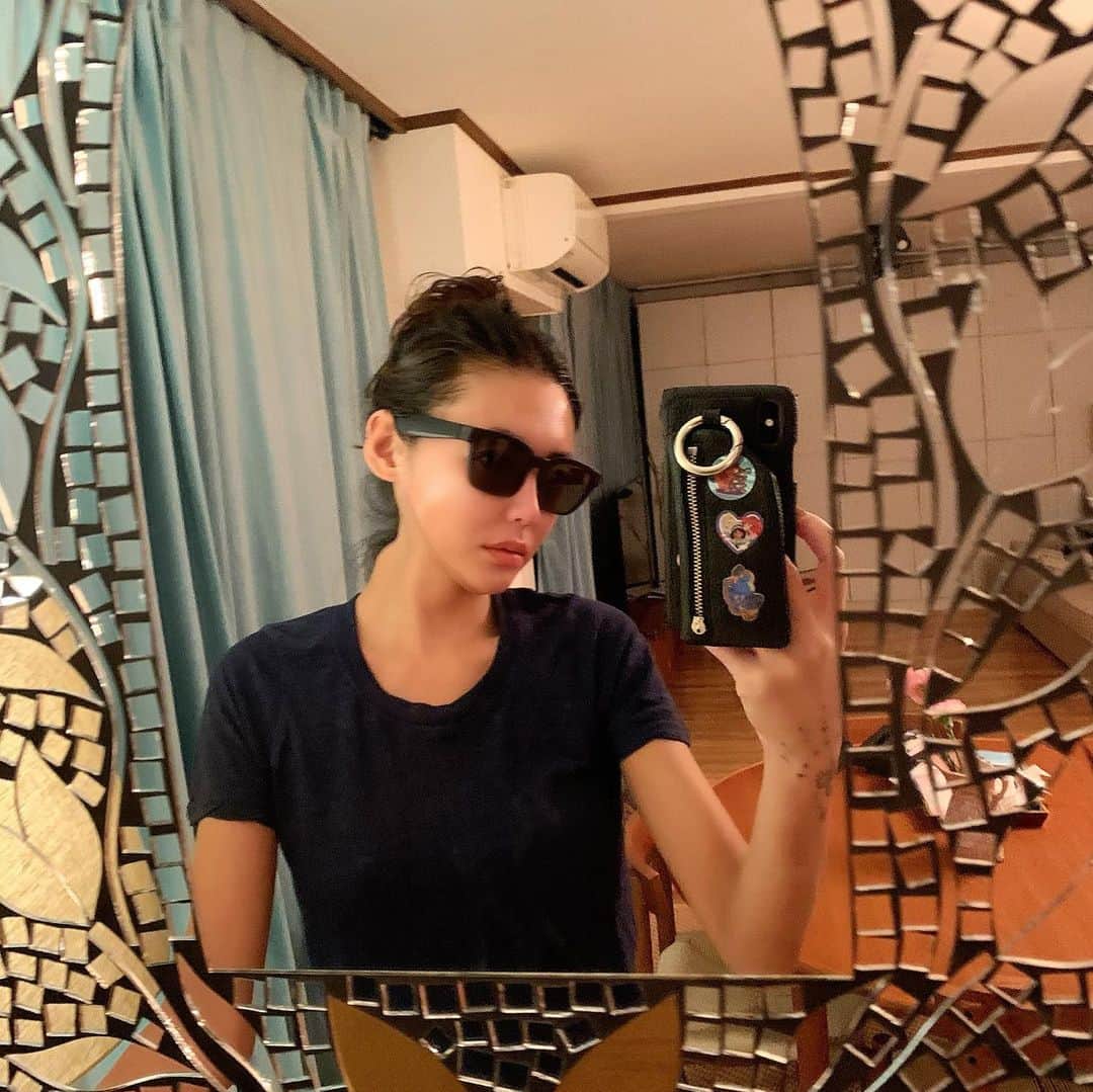 内藤陽子のインスタグラム：「ずっと気になってたやつ🕶 誕生日プレゼント🎁 ありがとう😊  #bose #bose frames  #noli #コロナというやつが収まったら #伊勢にいくでな #風呂上がりですまん」