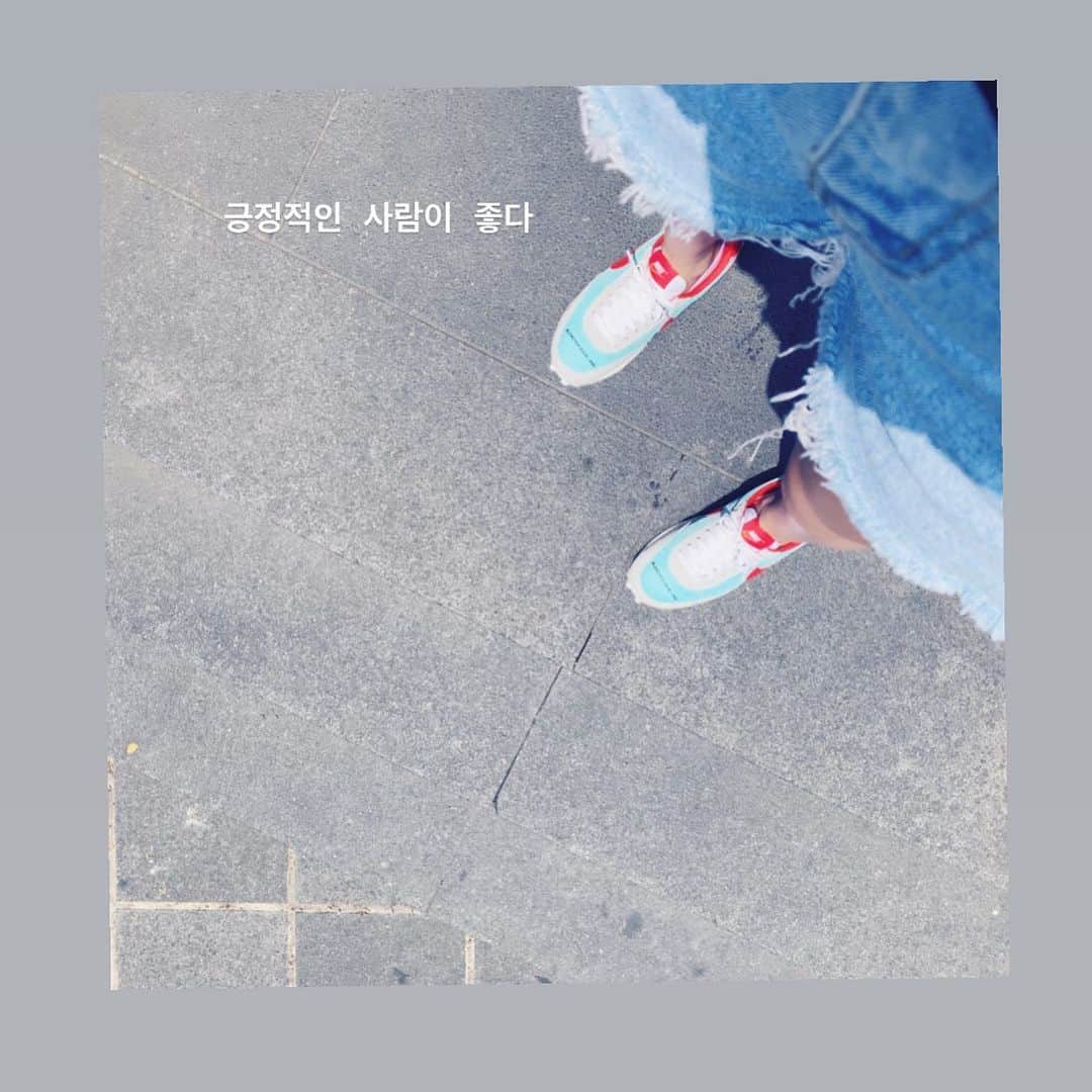 カン・イェウォンのインスタグラム：「🌈🌼  좋은생각 좋은말 좋은사람들  말하는대로💙」