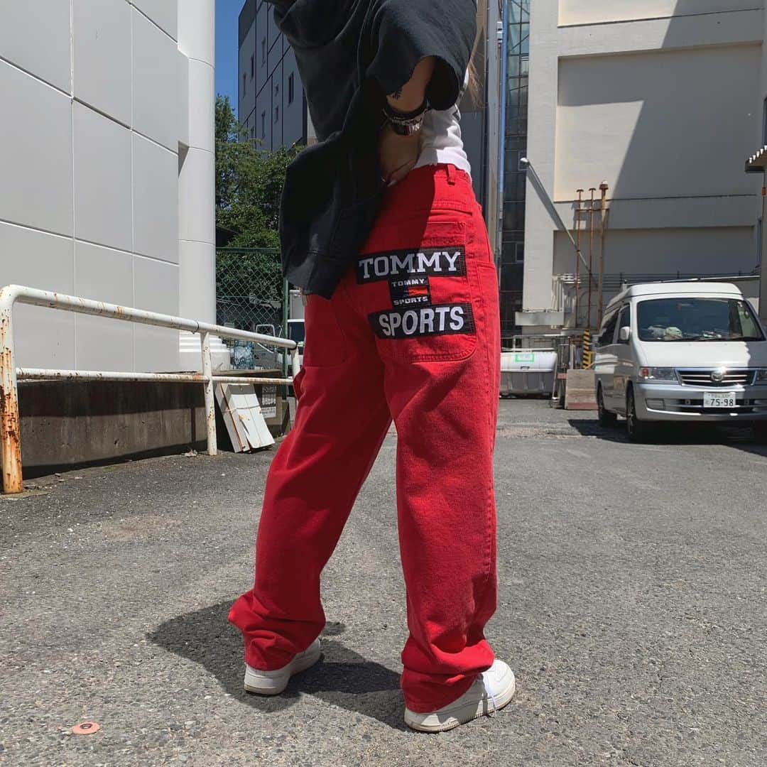 のインスタグラム：「TOMMY HILFIGER pants ㅤㅤㅤㅤㅤㅤㅤ ※通販ご希望の方はDMにてお問い合わせください。 ㅤㅤㅤㅤㅤㅤㅤ #tokyo #shimokitazawa #mabataki #tommyhilfiger #red #pants #東京 #下北沢 #古着 #下北沢古着屋 #マバタキ #ブランド古着 #トミー」