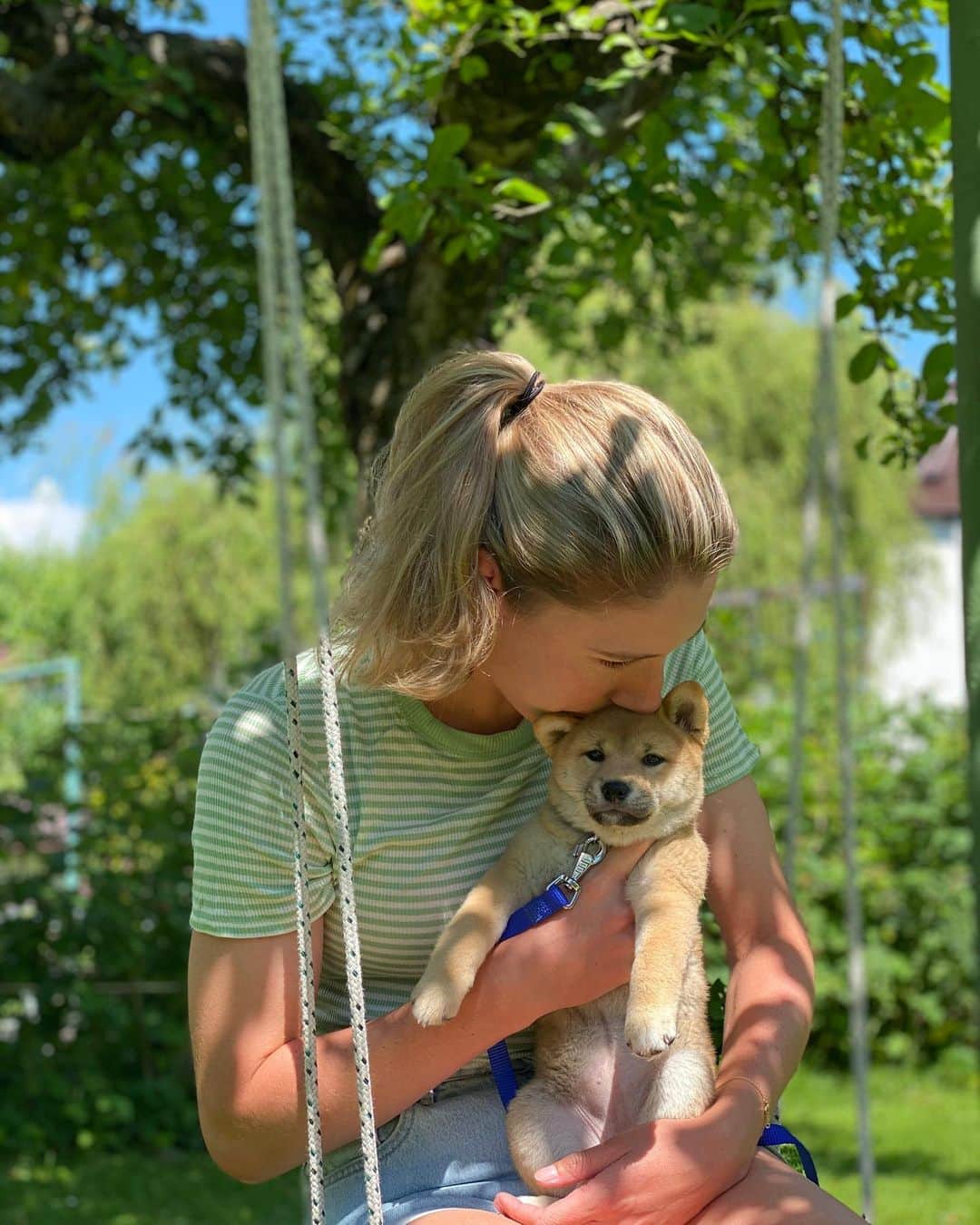エカテリーナ・アレクサンドロワのインスタグラム：「🐶Family member🧡 /// 🐶Член семьи🧡 #family #dog #love」