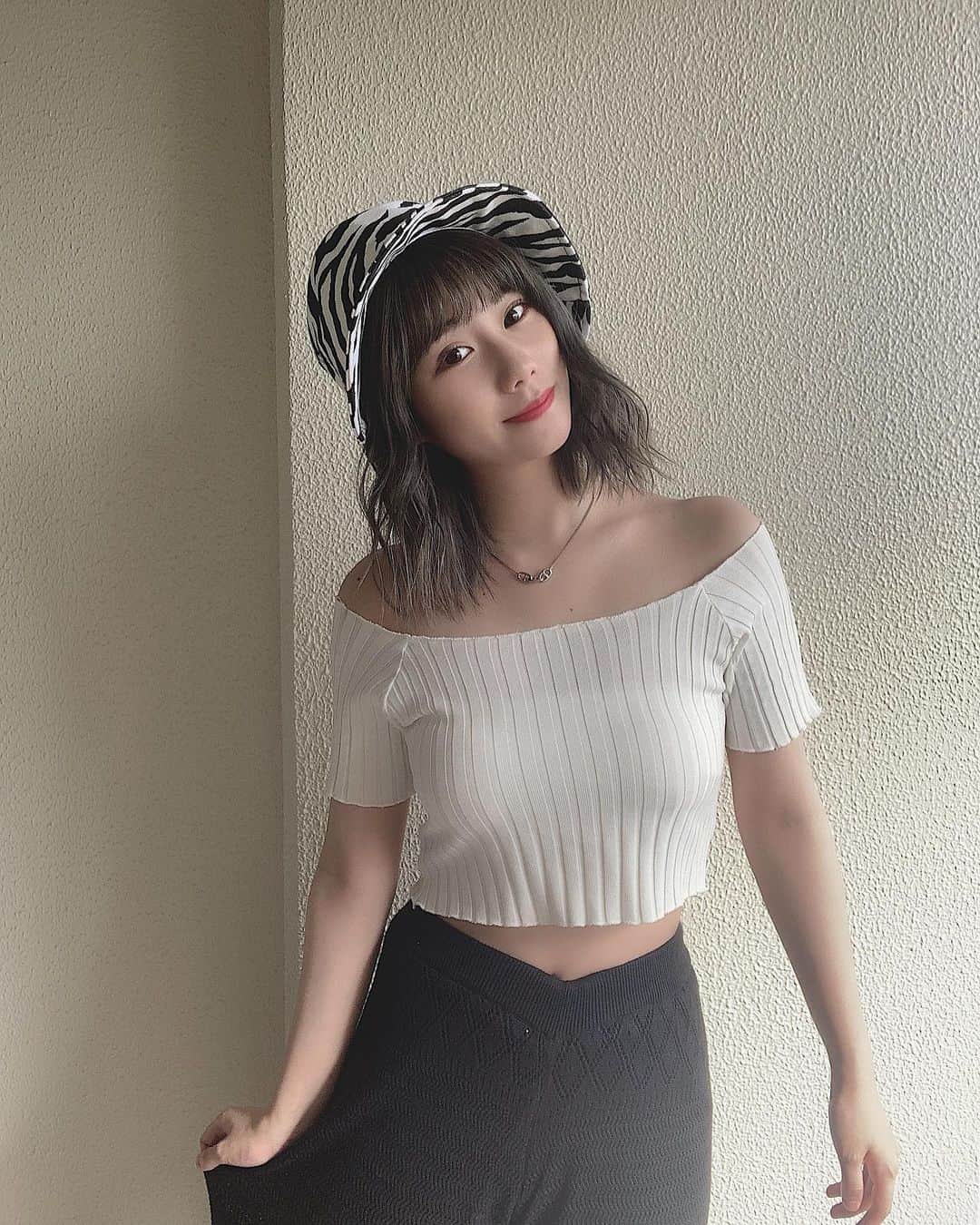 石田優美さんのインスタグラム写真 - (石田優美Instagram)「﻿ ﻿ ﻿ ﻿ ☺︎🖤🤍﻿ ﻿ ﻿ ﻿ 皆さんはどんなファッションが﻿ 好みなの？﻿ ﻿ ﻿ #ファッション ﻿ #洋服」7月2日 18時00分 - yu_mi_1012