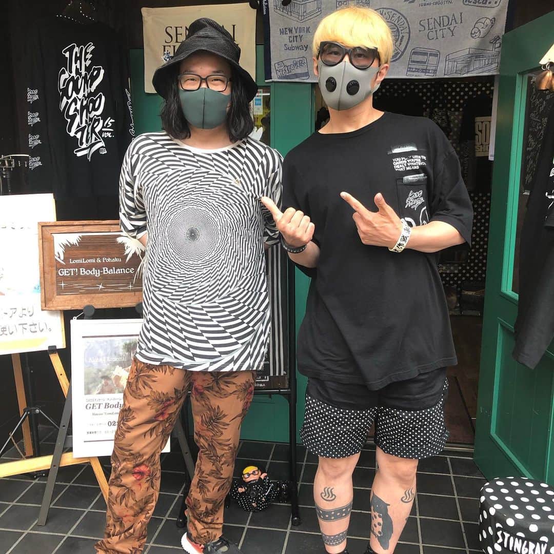 のインスタグラム：「アーティストの中川君が写真展に来てくれました！ アマビエの絵をプレゼントして頂いたのですが、素晴らしすぎて感動！！ #中川和寿 #アマビエ」