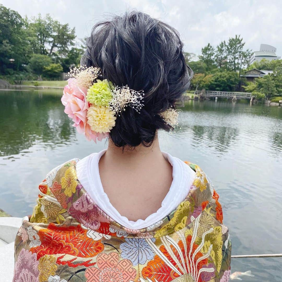 R.Y.K Vanilla Emuさんのインスタグラム写真 - (R.Y.K Vanilla EmuInstagram)「結婚式の前撮り 淡めの色のお花を付けました💐  #ヘアメイク#ヘアアレンジ#結婚式#セットサロン #ヘアセット #アップスタイル  #プレ花嫁 #フォトウェディング #前撮り #結婚式ヘア #ロケーション撮影#結婚式準備 #ヘアアクセサリー #お呼ばれヘア#髪型#着物ヘア#花嫁ヘアメイク#2020秋婚  #成人式ヘア#花嫁ヘア#成人式#振袖ヘア #花嫁ヘアスタイル #振袖#ブーケ#生花#ドライフラワー#髪飾り」7月2日 18時20分 - ryky0101