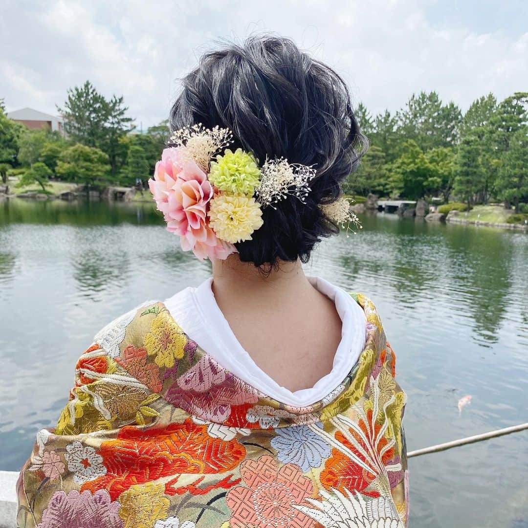 R.Y.K Vanilla Emuさんのインスタグラム写真 - (R.Y.K Vanilla EmuInstagram)「結婚式の前撮り 淡めの色のお花を付けました💐  #ヘアメイク#ヘアアレンジ#結婚式#セットサロン #ヘアセット #アップスタイル  #プレ花嫁 #フォトウェディング #前撮り #結婚式ヘア #ロケーション撮影#結婚式準備 #ヘアアクセサリー #お呼ばれヘア#髪型#着物ヘア#花嫁ヘアメイク#2020秋婚  #成人式ヘア#花嫁ヘア#成人式#振袖ヘア #花嫁ヘアスタイル #振袖#ブーケ#生花#ドライフラワー#髪飾り」7月2日 18時20分 - ryky0101