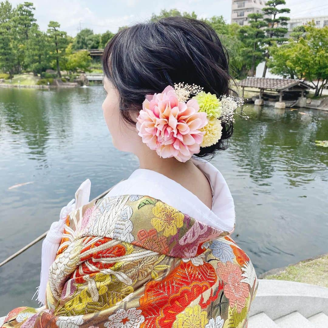 R.Y.K Vanilla Emuさんのインスタグラム写真 - (R.Y.K Vanilla EmuInstagram)「結婚式の前撮り 淡めの色のお花を付けました💐  #ヘアメイク#ヘアアレンジ#結婚式#セットサロン #ヘアセット #アップスタイル  #プレ花嫁 #フォトウェディング #前撮り #結婚式ヘア #ロケーション撮影#結婚式準備 #ヘアアクセサリー #お呼ばれヘア#髪型#着物ヘア#花嫁ヘアメイク#2020秋婚  #成人式ヘア#花嫁ヘア#成人式#振袖ヘア #花嫁ヘアスタイル #振袖#ブーケ#生花#ドライフラワー#髪飾り」7月2日 18時20分 - ryky0101