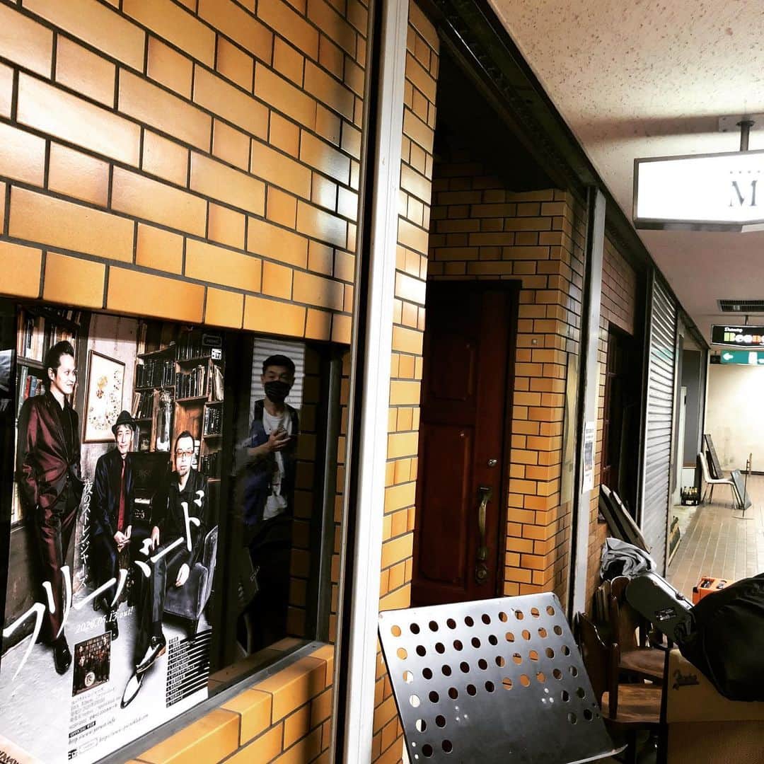 山川のりをのインスタグラム：「今夜は桑名市フリースペースMにてトヨタギターパンダ  のライブです。19時30分/20時、2500円D付きです。魅惑のワンマンショー！お近くの方はわりかし会いにきてアイニージュー！」